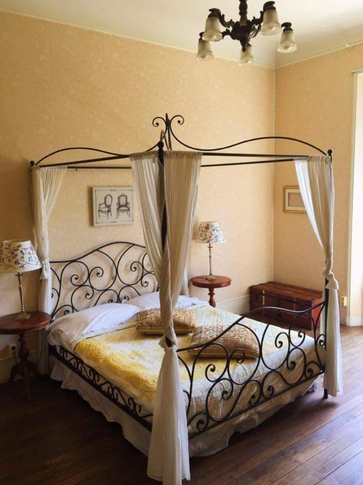 Chambres D'Hotes-Chateau Constant Bessines-sur-Gartempe Ruang foto